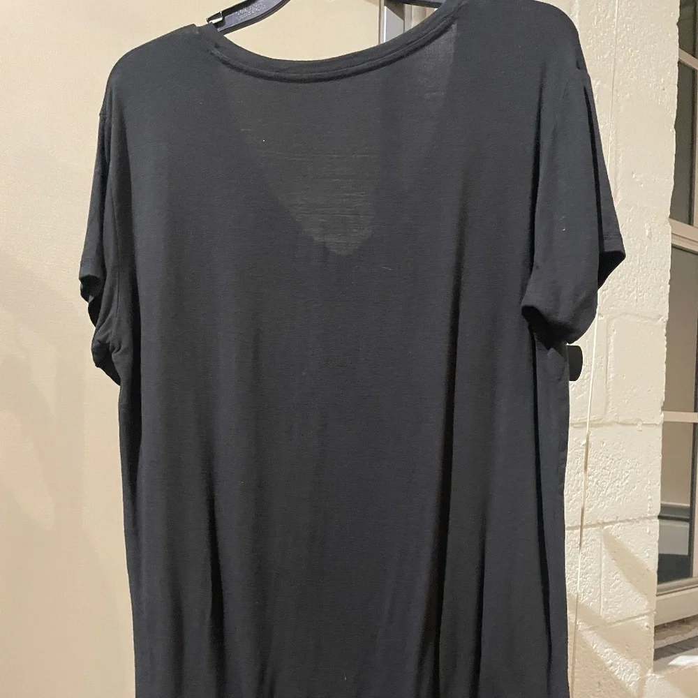 🌟(2 for $36) Abercrombie & Fitch V-Neck Tees | Soft A&F Drapey T-Shirt | Size M - Picture 4 of 13